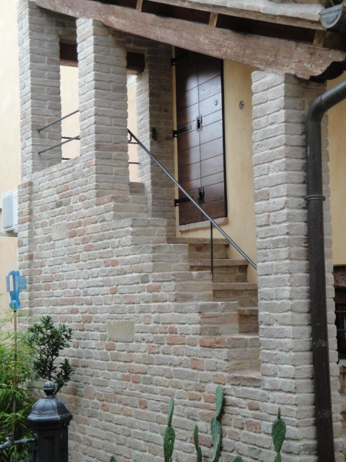 Al Castello Hotell Tavullia Exteriör bild