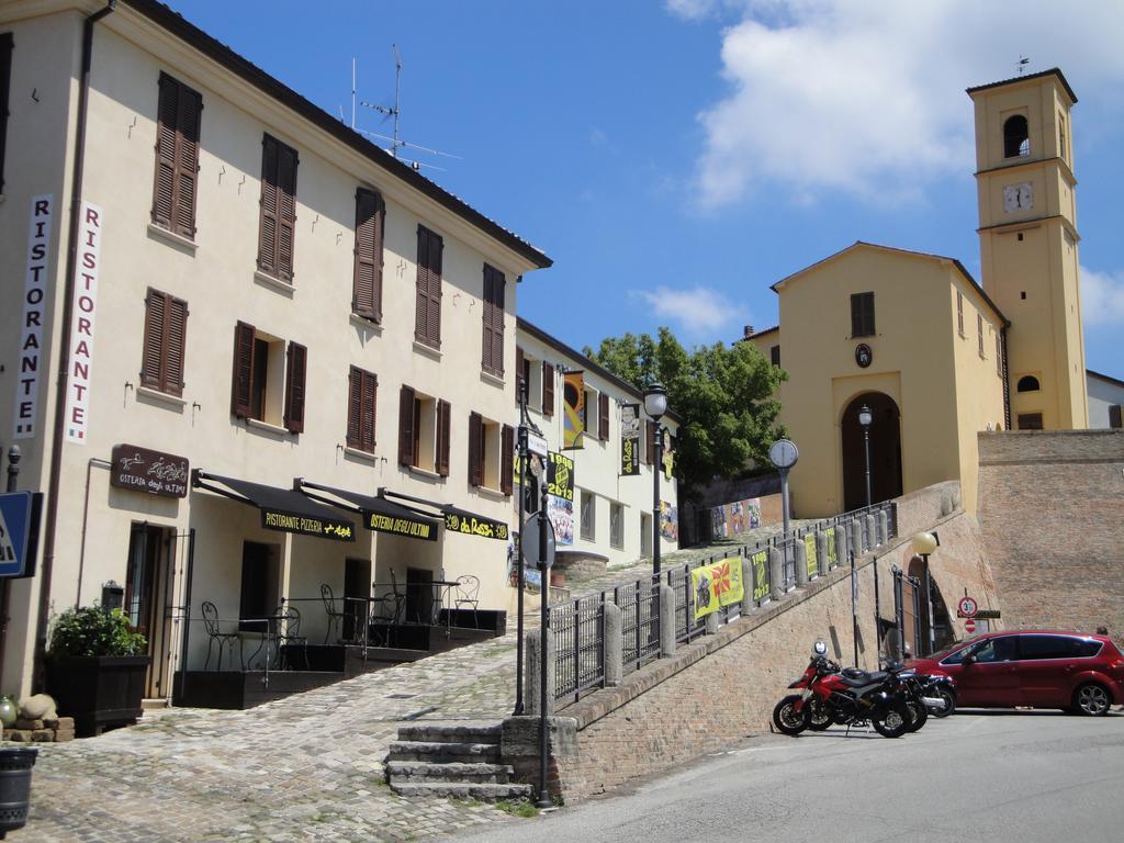 Al Castello Hotell Tavullia Exteriör bild