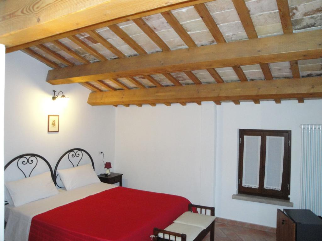 Al Castello Hotell Tavullia Exteriör bild